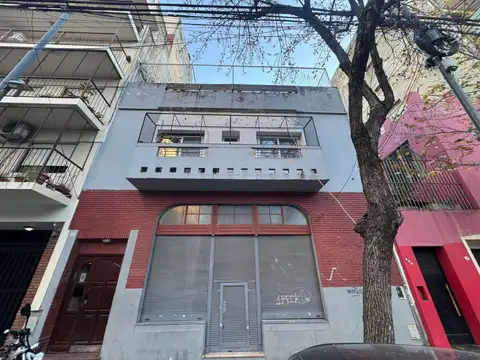 EXCELENTE LOCAL CON EXCELENTE UBICACION Y SALIDA A LA CALLE EN ALQUILER EN VILLA CRESPO