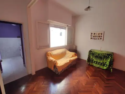 Sarmiento 3400, Piso 1