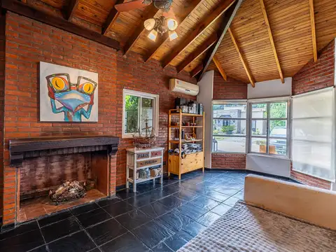 Casa 5 ambientes con 3 baños