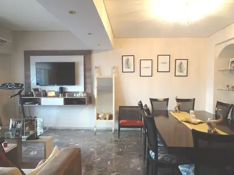 Casa 6 ambientes con 2 baños