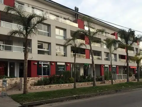 ESTRATÉGICO LOCAL EN ZONA COMERCIAL!