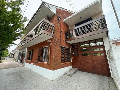 2 ambiente y medio al frente Parque Luro