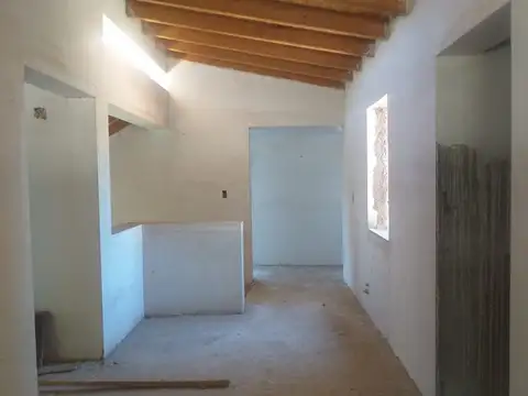 Casa 8 ambientes con 2 baños