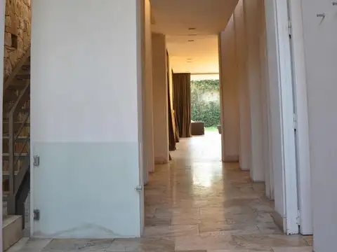 Casa 5 ambientes con 5 baños