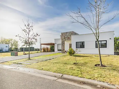 Casa en Alquiler de 3 dormitorios