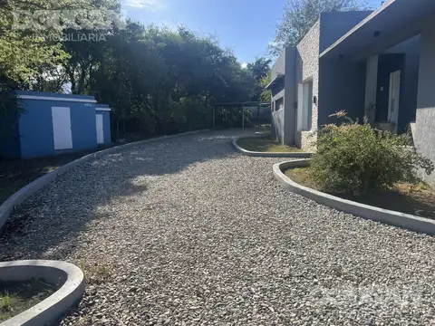 Casa 8 ambientes con 3 baños