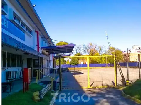 Depósito nave galpon de mas de 10.000 mts en alquiler Hurlingham Predio cerrado 10 min Au. Buen Ayre
