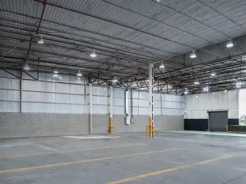 Depósito nave galpon de mas de 10.000 mts en alquiler Hurlingham Predio cerrado 10 min Au. Buen Ayre