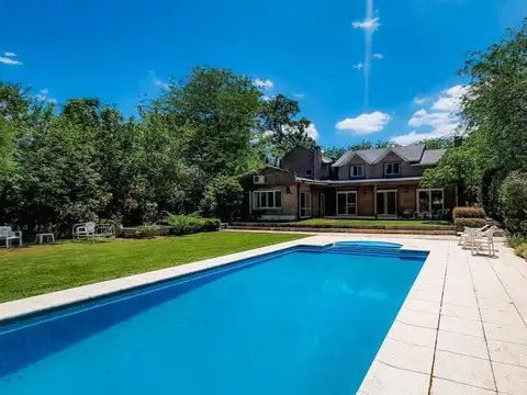 Casa Chalet  en Venta en Los Alcanfores, Pilar, G.B.A. Zona Norte