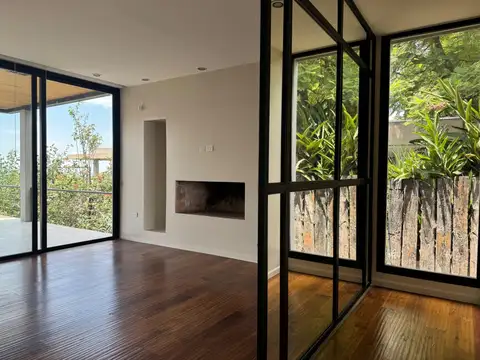 Casa 5 ambientes con 6 baños