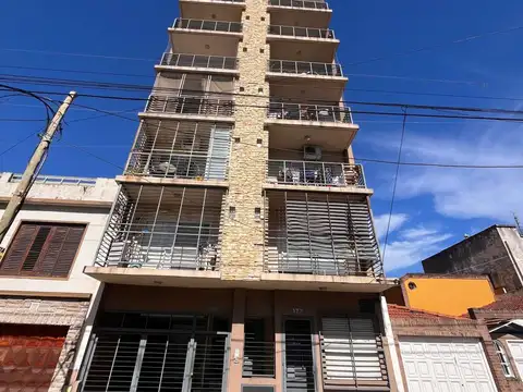 Departamento dos ambientes, excelente ubicación. Maspero al 100. Remedios de Escalada.