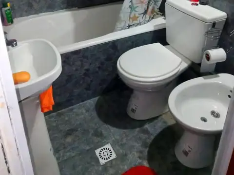 Casa 3 ambientes con 1 baño