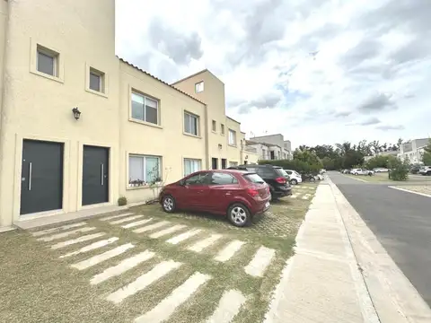 Venta de Dúplex 3 Ambientes con Patio Barrio Cerrado   La Angélica, Pilar