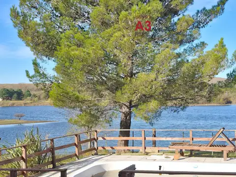 Complejo de cabañas sobre la costa del Lago en Potrero de Garay 594