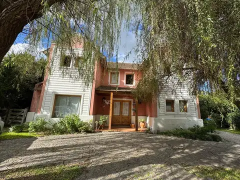 CASA EN VENTA EN BUEN RETIRO - PILAR 