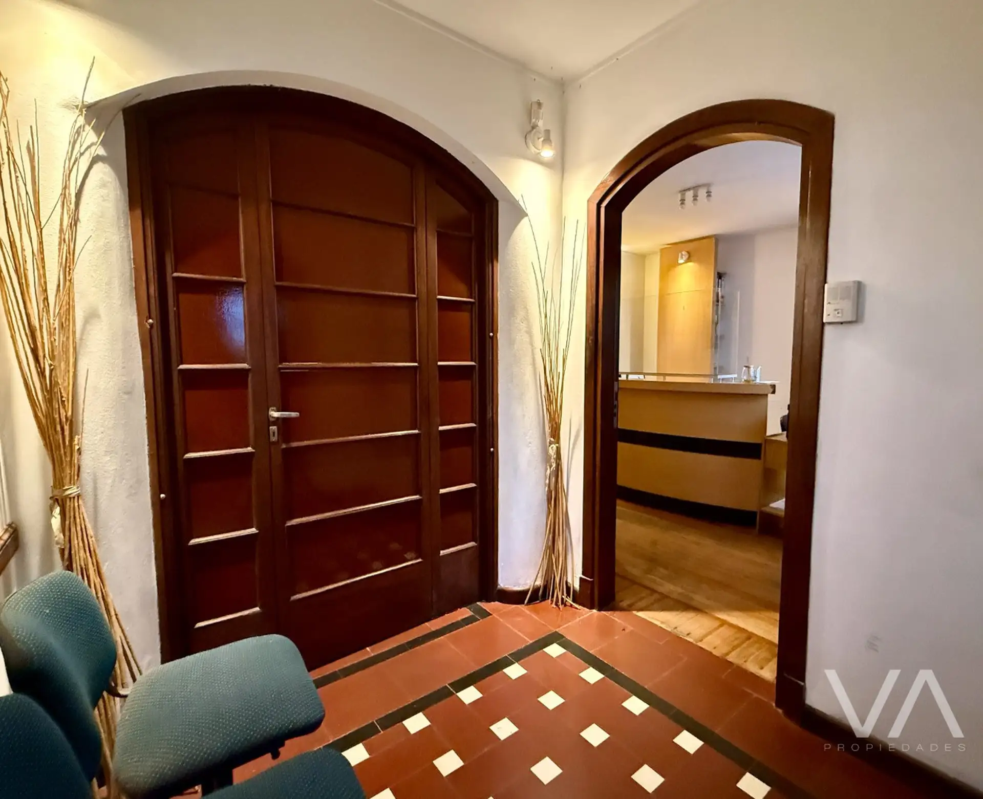 Tradicional chalet con 3 dormitorios. Garage. Plaza Mitre.