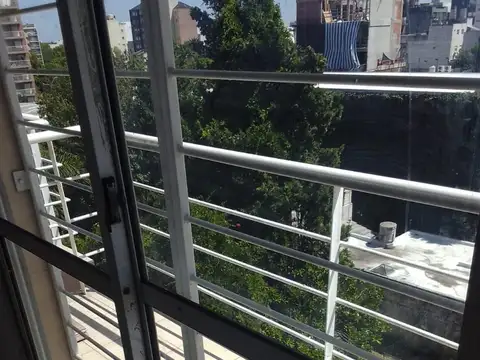 Pellegrini 900, Piso 5