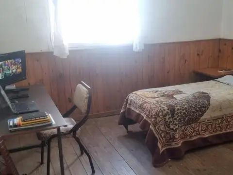 Casa 5 ambientes con 2 baños
