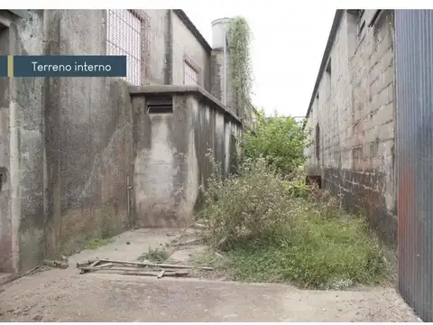 Galpon en Venta 74  mts Fondo