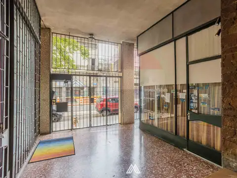 Local en Venta 68 años