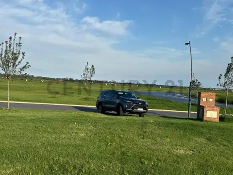 TERRENO VISTA AL LAGO BARRIO AMARRAS (PUERTOS) ESCOBAR