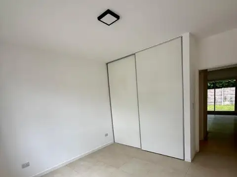 Casa 2 ambientes con 1 baño