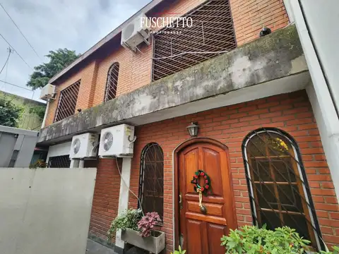 Boulogne (Thames 1545) PH al fondo. 4 dorm. 3 baños. Patio. Cochera. Impecable!