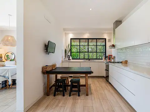 Casa en Alquiler Temporal con 3 cocheras
