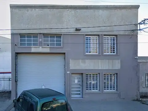 Galpón con oficinas en excelente ubicación