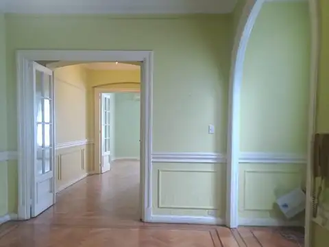 Amplio tres dormitorios en calle Florida