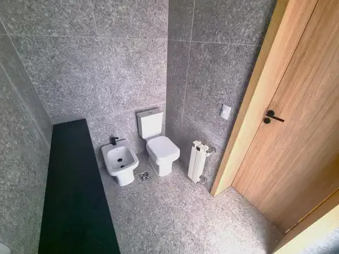 VENTA! CASA DE PASILLO EN ZONA RIO.