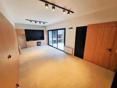 Casa 6 ambientes con 1 baño