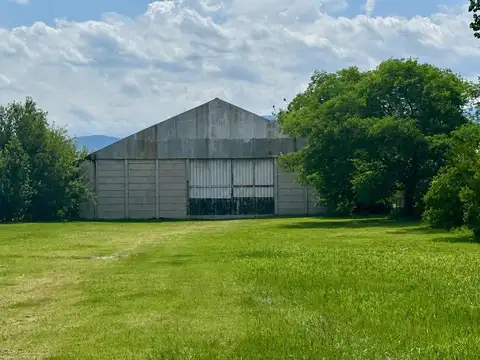 Venta terreno con galpon en circunvalacion