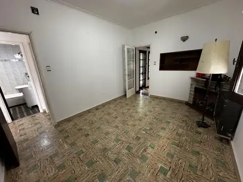 Casa 3 ambientes con 1 baño