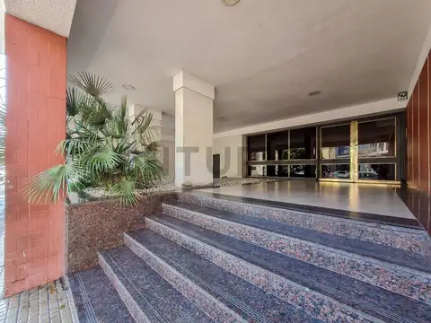 50 e/ 11 y 12 800, Piso 0