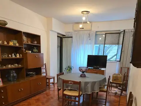 FLORESTA.BAHIA BLANCA Y RIVADAVIA. 3 AMB.AMPLIOS 1er.P. FTE C/PATIO Y BALCON MUY BUEN ESTADO!