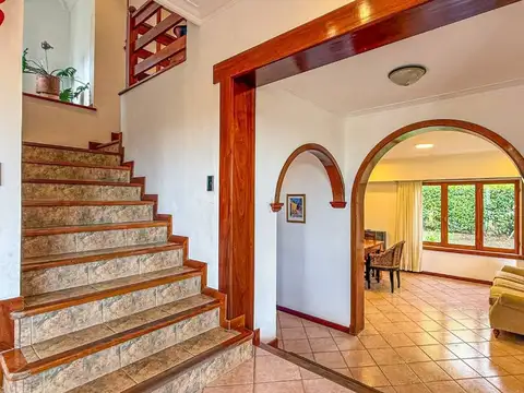 Casa 7 ambientes con 3 baños