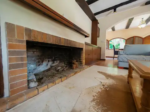 Casa en Venta con 4 cocheras