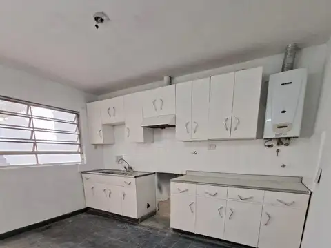 CASA DE DOS DORMITORIOS EN ALQUILER