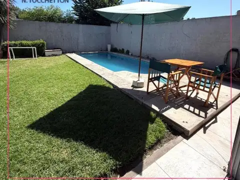 Alquiler  casa 4 amb en Ituzaingo con parque, piscina y quincho