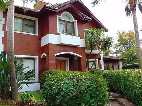 Casa doble lote en venta en  Haras Maria Elena, Moreno