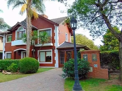 Casa en venta en  Haras Maria Elena, Moreno