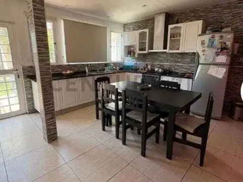 28 de octubre 100, Piso 0