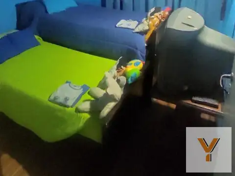 Casa 6 ambientes con 2 baños