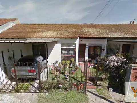 Casa en venta - 4 Dormitorios 2 Baños - Cochera - 329mts2 - Villa Elvira