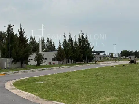 LOTE EN BARRIO PRIVADO ALUEN, EXCELENTE UBICACIÓN