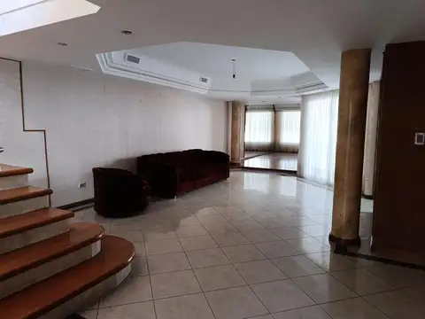 Casa 5 ambientes con 1 baño