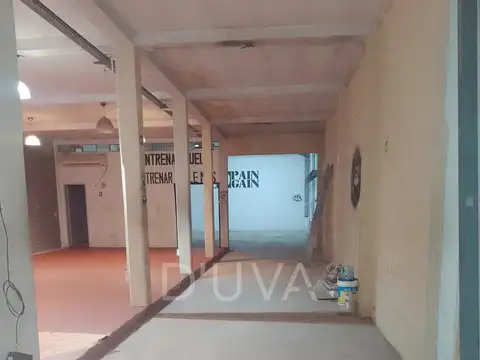 Local en Venta en Parque Alberti, USD 210.000