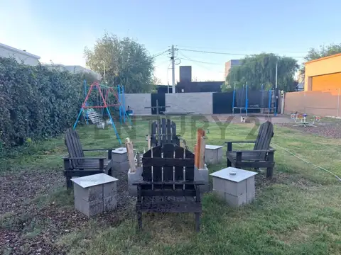Se alquila casa en barrio semi  privado