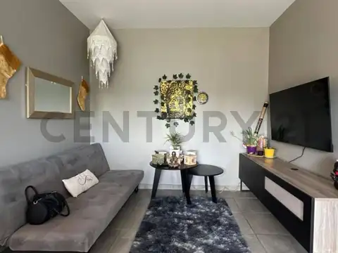 Se alquila casa en barrio semi  privado